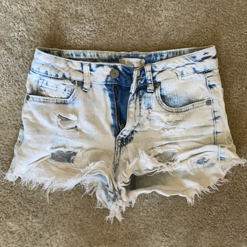 Ripped high waisted shorts